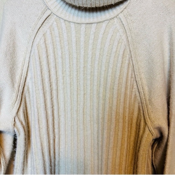 Free People Women’s Big City Turtleneck Sand Combo Sweater Size Medium - Picture 6 of 12